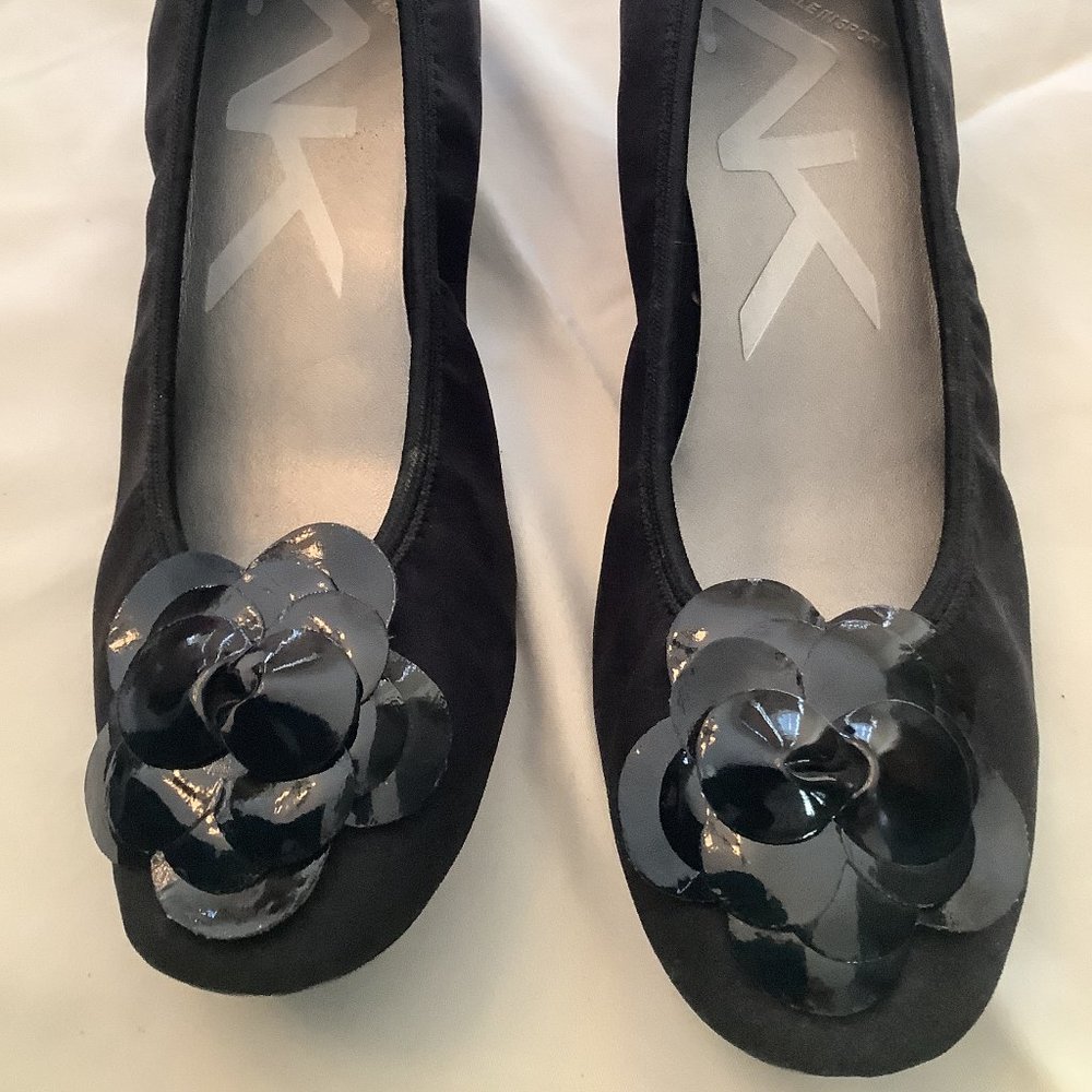 7.5M Ann Klein Black slip on shoe